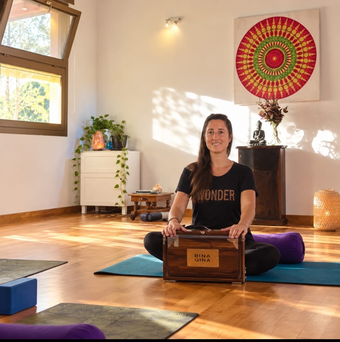 Gissella leading a yoga session